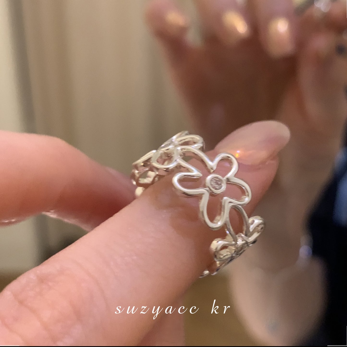 Small Fresh Color Hollow Flower Ring Women's Ins Style Simple Niche Design Sense Finger Ring Opening Adjustable
