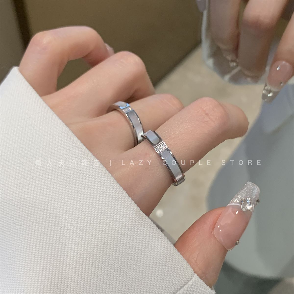 Wash your hands without picking ~ high-grade white Fritillaria zircon delicate plain ring female titanium steel does not fade food finger ring