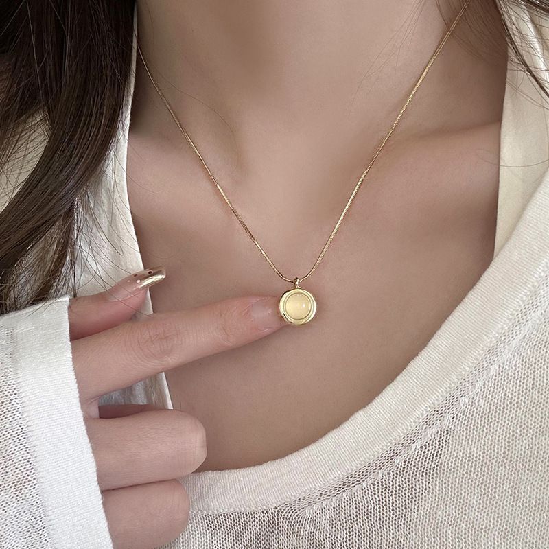 Sea Blue Natural Stone Stacked Necklace Women's 2024 New Style Accessories Light Luxury Niche Design Sweet Cool Necklace Chain