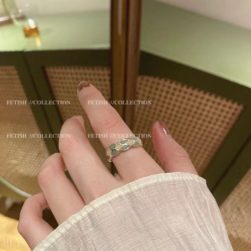 Baroque Pearl Exquisite Female Niche Design High-grade White Fritillaria Opening Adjustable Dieting Ring Retro Ring